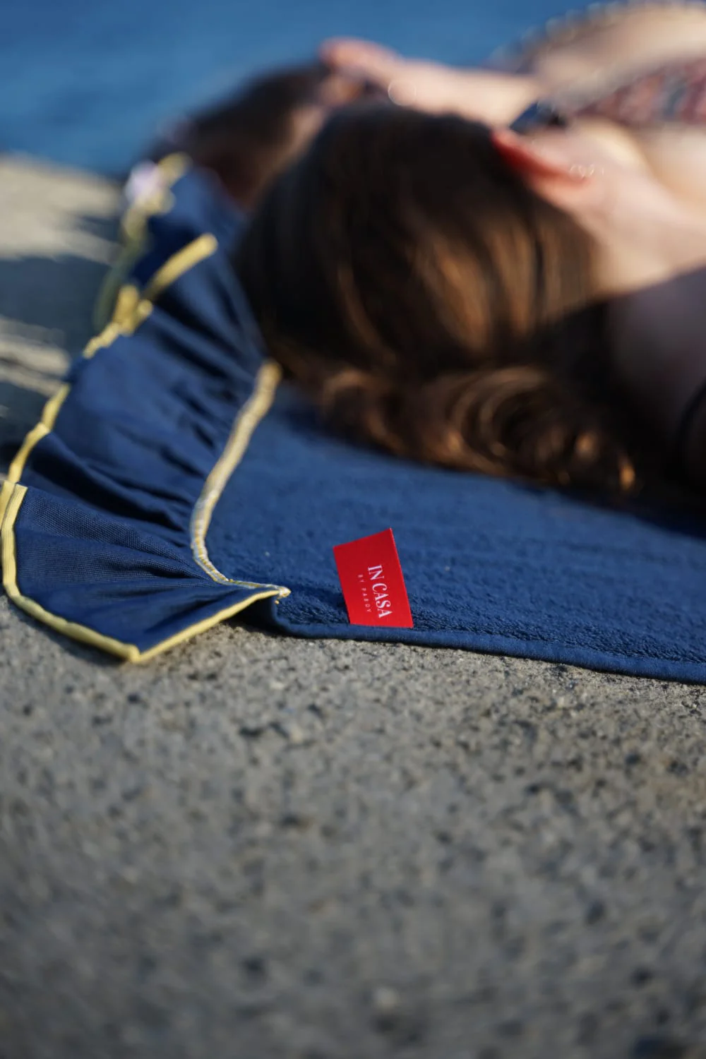 Ruffle Beach Towel: Navy Blue and Sandy Yellow - Image 3